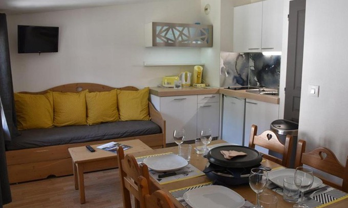 Montgenevre Apartamento | Studio Cabine à Montgenèvre - Face aux Pistes, Wifi, Animaux Acceptés - FR-1-266-131