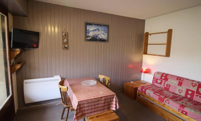 Auris Apartamento | Studio cabine 3 personnes, pied des pistes avec balcon et parking, Auris en Oisans - FR-1-297-267
