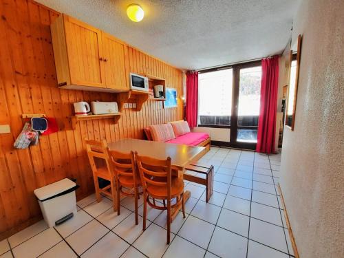 Les Menuires Apartamento | Studio cabine 4 pers, balcon, proximité télécabine, Preyerand - FR-1-452-320