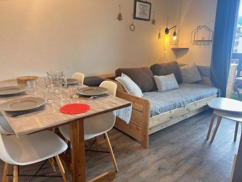 Risoul Apartamento | Studio cabine 5 pers à Risoul, pied des pistes et proche navette - FR-1-330-582
