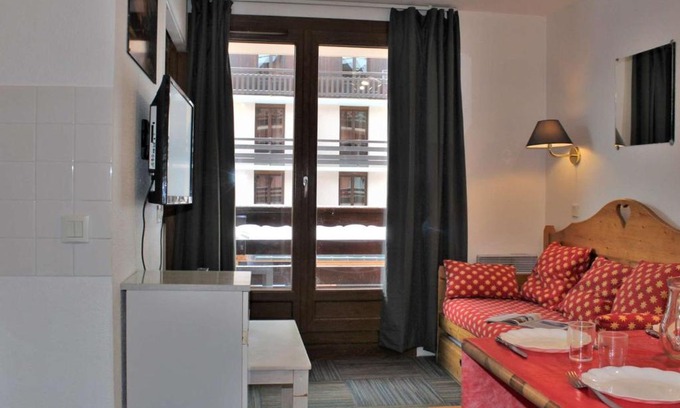 Risoul Apartamento | Studio cabine 6 pers à Risoul 1850, skis aux pieds, balcon sud, proche navette gratuite - FR-1-330-544