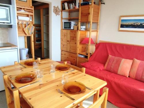 Prapoutel Apartamento | Studio Cabine au Calme, Proche des Pistes et du Centre, Balcon, TV - FR-1-771-68