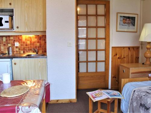 Risoul Apartamento | Studio cabine au pied des pistes avec piscine et tennis, 4 couchages, animaux acceptés - FR-1-330-169