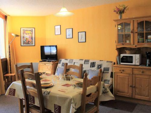 Les Claux Apartamento | Studio cabine avec coin nuit, 6 couchages, balcon, centre station Vars Les Claux, proche pistes et commerces - FR-1-330B-198