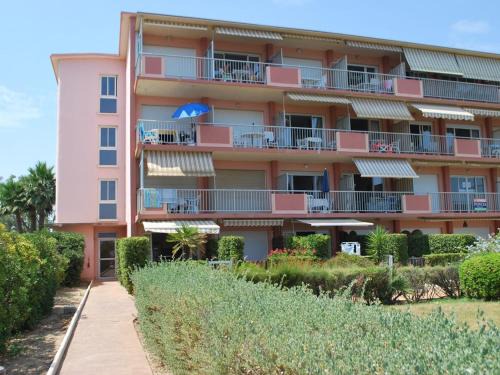 Le Lavandou Apartamento | Studio cabine avec jardin privé face plage du Lavandou - 4 couchages - FR-1-803-52