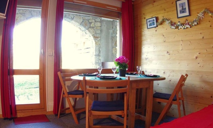 Les Avanchers-Valmorel Apartamento | Studio cabine chaleureux avec terrasse, proche pistes - 4 pers, animaux OK, parking en option - FR-1-291-772