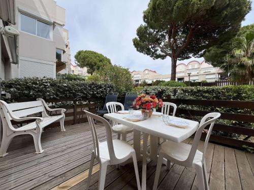 Port Rive Gauche Apartamento | Studio Cabine Climatisé avec Terrasse et Piscine sur le Port de Gruissan, Proche Plage - 4 Couchages - FR-1-229-104