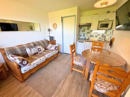 Reberty Apartamento | Studio cabine cosy aux Menuires, 3 pers, pied des pistes, balcon, proche commodités - FR-1-452-291