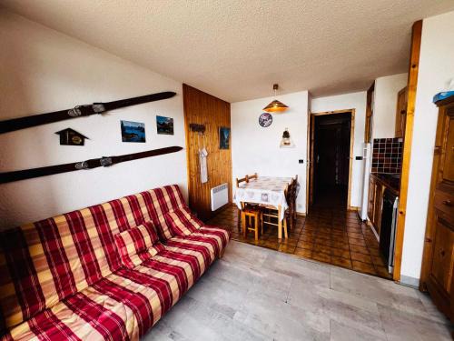 Les Saisies Apartamento | Studio cabine cosy aux Saisies, sud, 4 pers, skis aux pieds, proche ESF, tout équipé - FR-1-293-169