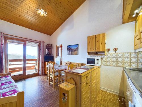La Rosiere Apartamento | Studio Cabine et Mezzanine pour 4 pers à Montvalezan-La Rosière - FR-1-398-550