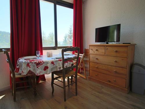 Chamrousse Apartamento | Studio cabine rénové, bien équipé, expo Sud, proche pistes à Chamrousse 1650 - FR-1-340-218