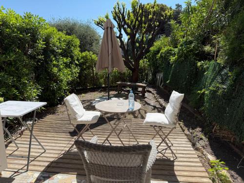 Beaulieu-sur-Mer Apartamento | Studio calme à deux pas de la mer avec jardin et parking privé