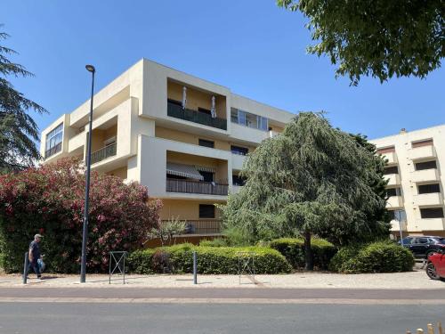 Balaruc-les-Bains Apartamento | Studio climatisé avec balcon proche centre et thermes, Balaruc-les-Bains - FR-1-553-21