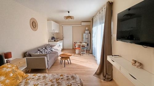 Carnoux-en-Provence Casa | Studio climatisé-terrasse-Netflix-jardin à 10 min de Cassis