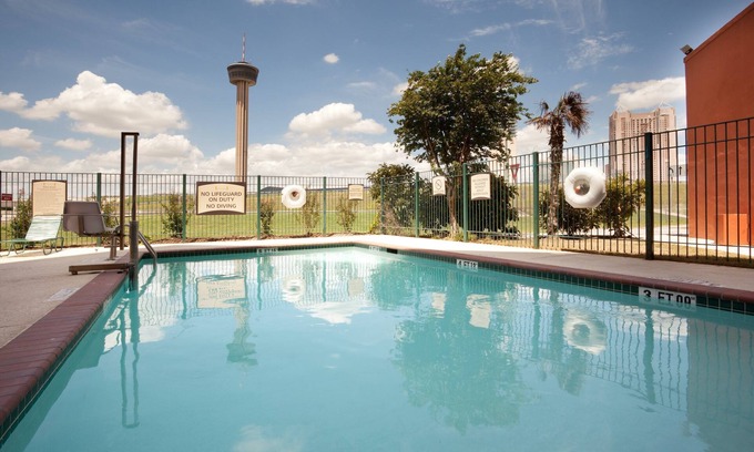 St. Paul Square Apartamento | Estudio cerca del centro de convenciones | Desayuno gratis + piscina al aire libre