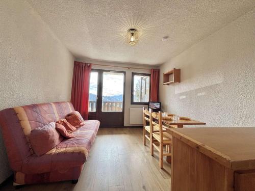 Notre-Dame-de-Bellecombe Apartamento | Studio cosy à 50m des pistes, balcon, parking, casier à skis, proche village et école de ski - FR-1-595-11
