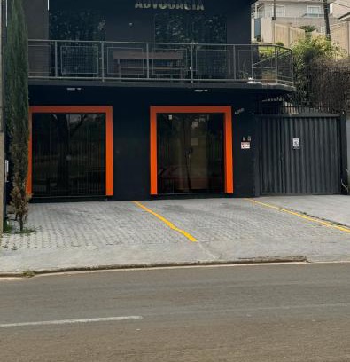 Guarapuava Apartamento | Studio com quarto e banheiro em frente ao Parque do Lago Acomoda até 4 pessoas 2 camas