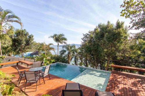 Sambaqui Apartamento | Studio com vista deslumbrante do mar HS9005