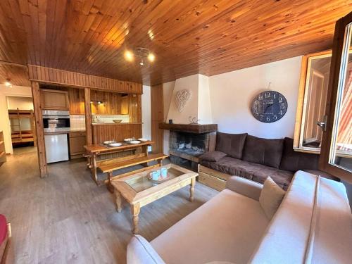 Meribel Centre Apartamento | Studio confortable au centre de Méribel, proche pistes et commerces, parfait pour 4 personnes - FR-1-180-4