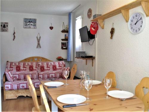 Risoul Apartamento | Studio confortable avec balcon près des pistes, 4 couchages - Risoul 1850 - FR-1-330-496