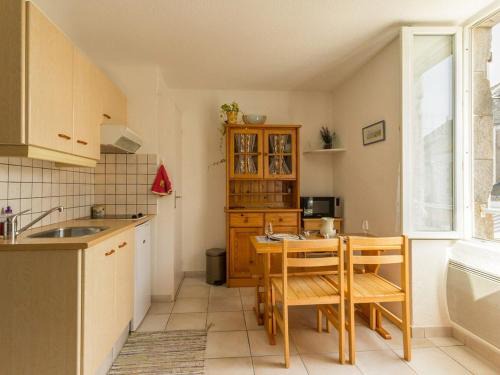 La Turballe Apartamento | Studio cosy à 300 m de la plage, cœur de La Turballe, tous commerces à pied - FR-1-306-901