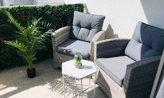 Le Couchant Apartamento | studio cosy et moderne au couchant situé 150m de la plage -avec PARKING GRATUIT PRIVE - 25m2 - climatisé - balcon - wifi gratuit