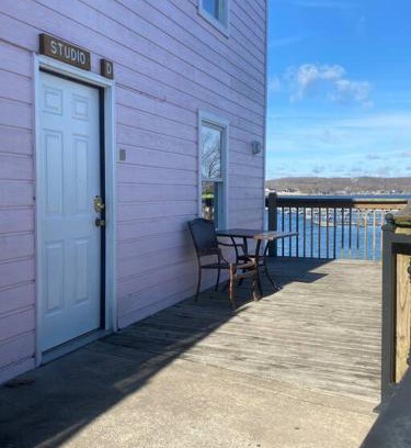 Lake Ozark Casa | Studio D Sleep 6- Bachelor/Bachelorette Parties!