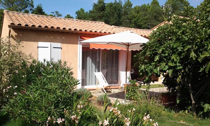 Regusse Apartamento | Studio Dans Propriété Avec Piscine au Calme Proche des Gorges du Verdon