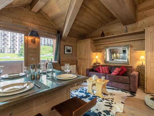 Val-d'Isere Apartamento | Studio de standing avec balcon au cœur du village, proche pistes et commodités - FR-1-694-85