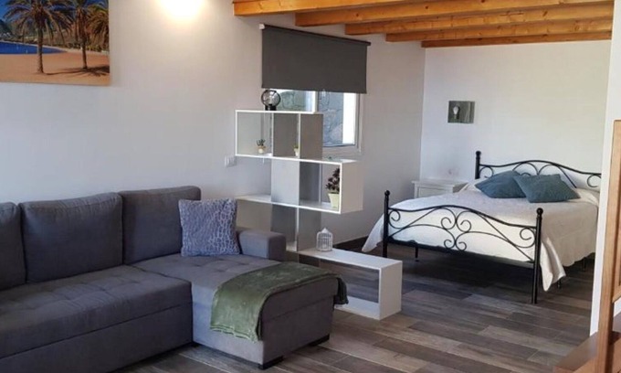 Frontera Apartamento | Studio 'De Tato' with Mountain View, Private Terrace and Wi-Fi