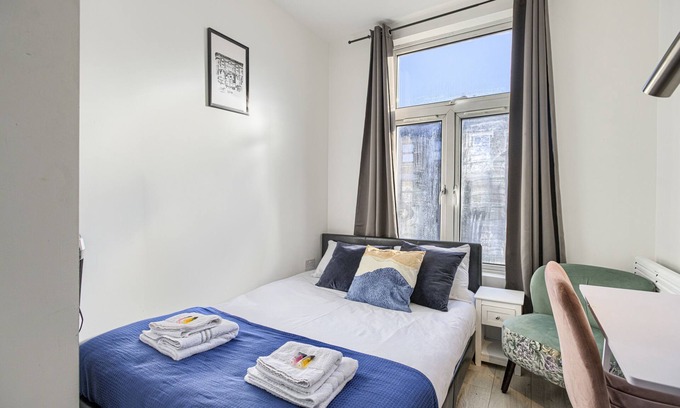 Highbury West Apartamento | Estudio-De Lujo-Baño en la habitacion-Vista a la Calle-4