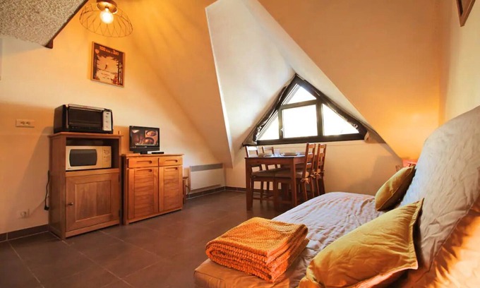 Saint-Jacques-des-Blats Apartamento | Studio Duplex au Pied des Pistes