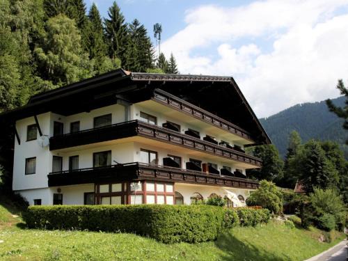 Untertschern Apartamento | Studio Edelweiss by Interhome