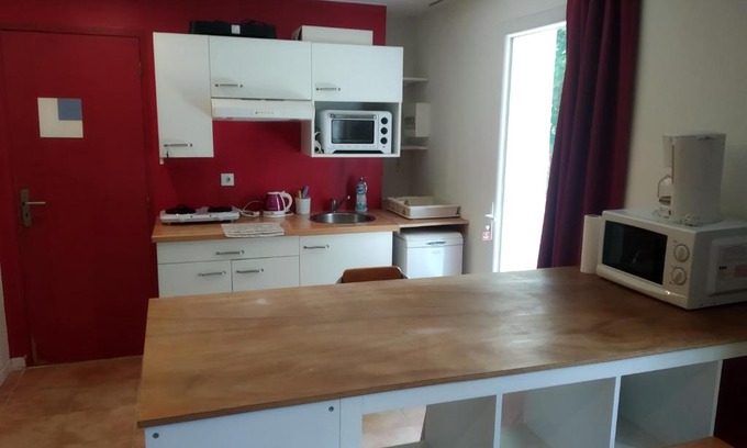 Aix-en-Provence Apartamento | studio en rez-de-jardin dans la verdure