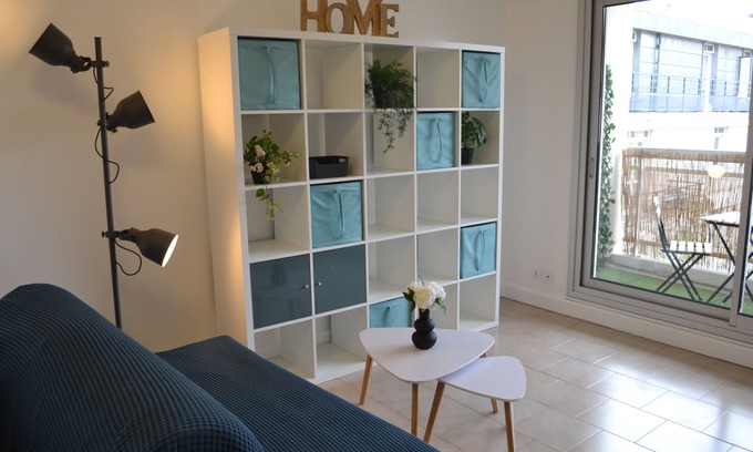 Les Lilas Apartamento | Studio + Espace Nuit - Les Lilas. Calme. Balcon. 33 M² Cuisine, Salle de Bain