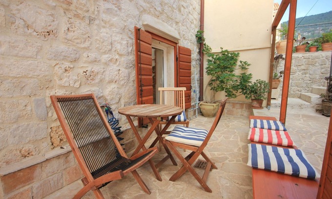 Komiza Apartamento | Apartamento-estudio en la playa Komiza, Vis (AS-3035-f)