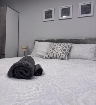 Solihull Apartamento | studio flat near NEC, Solihull & Airport. Short & Long stay Contractors HS2, NHS