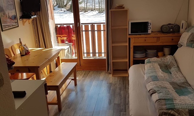 Bernex Apartamento | Estudio, capacidad para cuatro personas, esquí a pie de puerta, servicio de conserjería, limpieza y ropa de cama