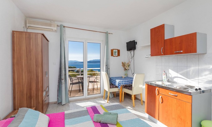 Igrane Apartamento | Apartamento-estudio con balcón y vista al mar Igrane, Makarska (AS-22690-a)