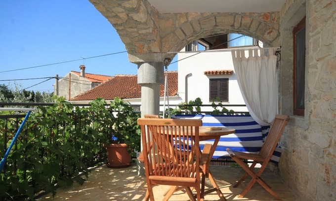 Basanija Apartamento | Apartamento-estudio con una terraza Basanija, Umag (AS-7148-a)