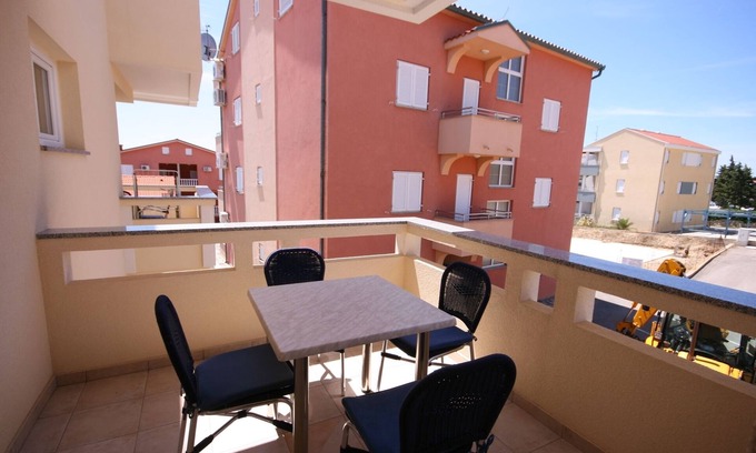 Novalja Apartamento | Apartamento-estudio con una terraza Novalja, Pag (AS-3294-a)