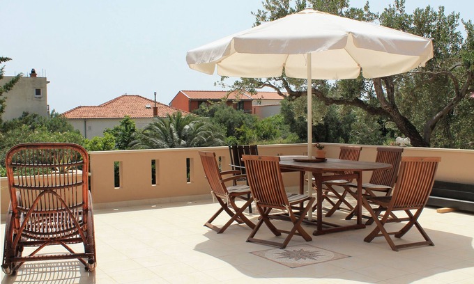 Tucepi Apartamento | Apartamento-estudio con una terraza Tucepi, Makarska (AS-6817-a)