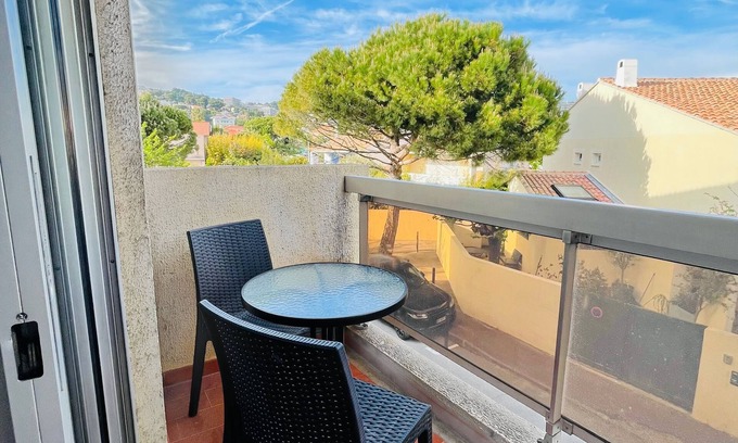 La Plage Apartamento | Studio Fonctionnel Avec Balcon en Quelques pas de la Plage et Tout Commodité