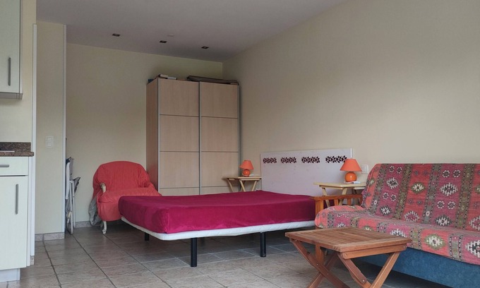 Escos Apartamento | Studio for two, in the countryside. Pets allowed