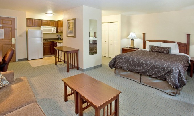 Kalamazoo Apartamento | Studio | Free Breakfast. Indoor Pool