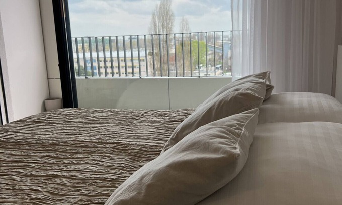 Nivy Apartamento | Studio free street parking