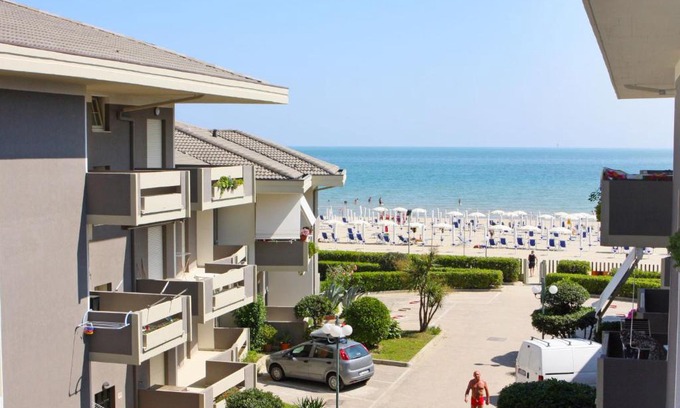 Silvi Marina Apartamento | Studio Green Marine- Palme- Ismare-11 by Interhome