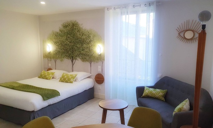 La Charite-sur-Loire Apartamento | Estudio-Lujoso-Baño con bañera-Vista al patio