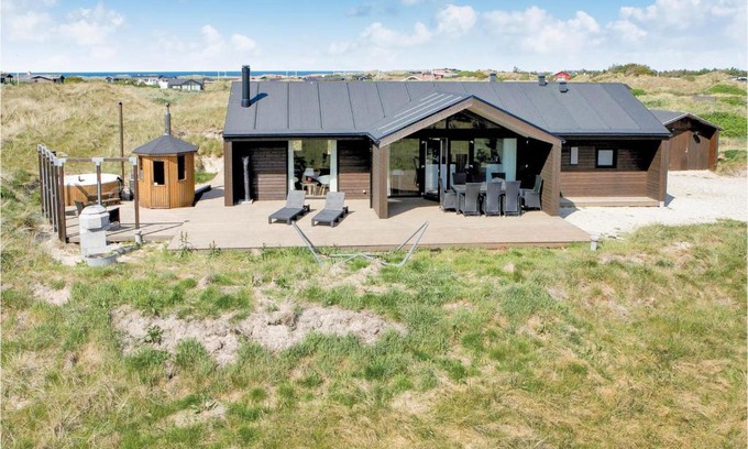 Grønhøj Casa | Studio Holiday Home In Lokken