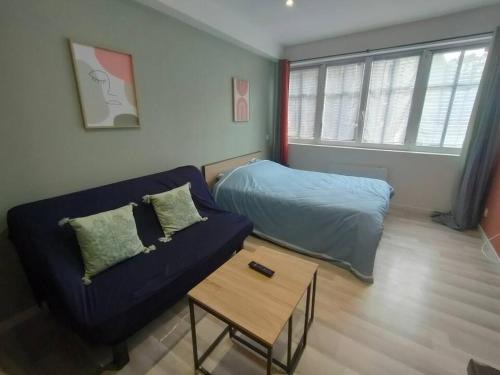 Villedieu-les-Poeles Apartamento | Studio hyper centre